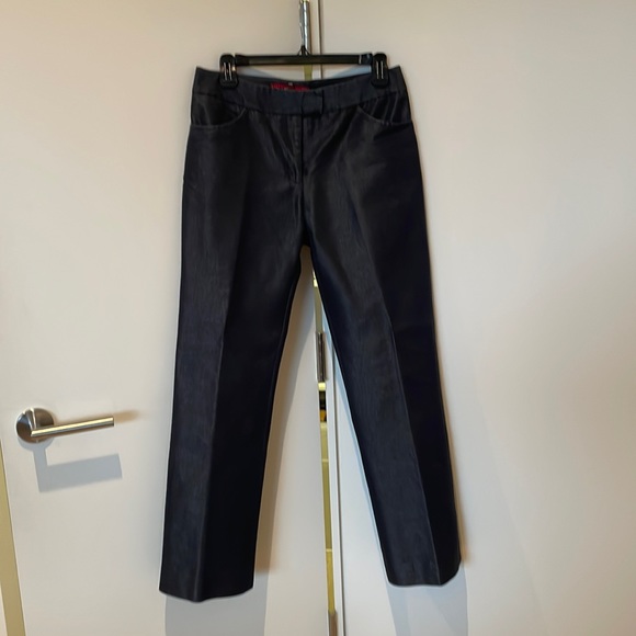 Chic navy pant with sheen. - Picture 2 of 9